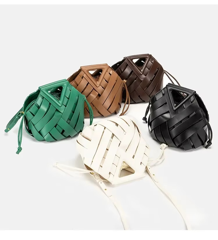 Women'S Accessories Handbags - 트렌디한 비건 레더 우븐 토트백 여성용