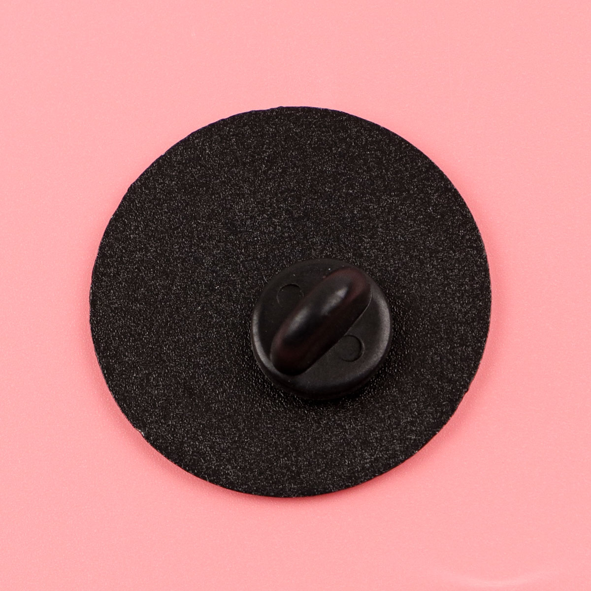 나는 이 에나멜 핀처럼 느껴집니다 배낭에 라운드 배지  - Women Accessories Picture 리뷰 및 가격